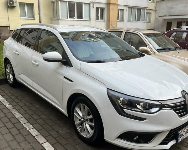 Белый Рено Меган, объемом двигателя 1.46 л и пробегом 182 тыс. км за 10800 $, фото 1 на Automoto.ua