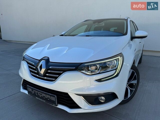 Білий Рено Меган, об'ємом двигуна 1.5 л та пробігом 204 тис. км за 13900 $, фото 1 на Automoto.ua