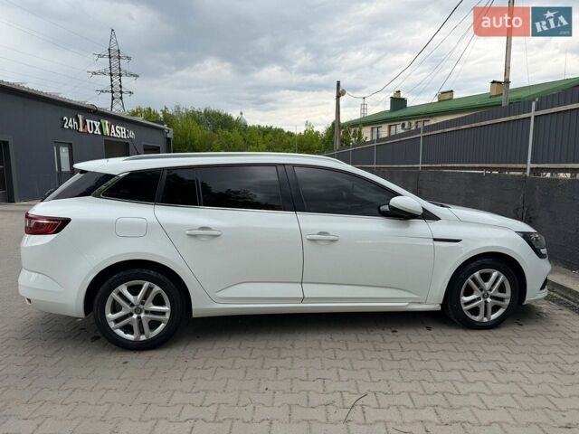 Белый Рено Меган, объемом двигателя 1.46 л и пробегом 220 тыс. км за 11500 $, фото 1 на Automoto.ua