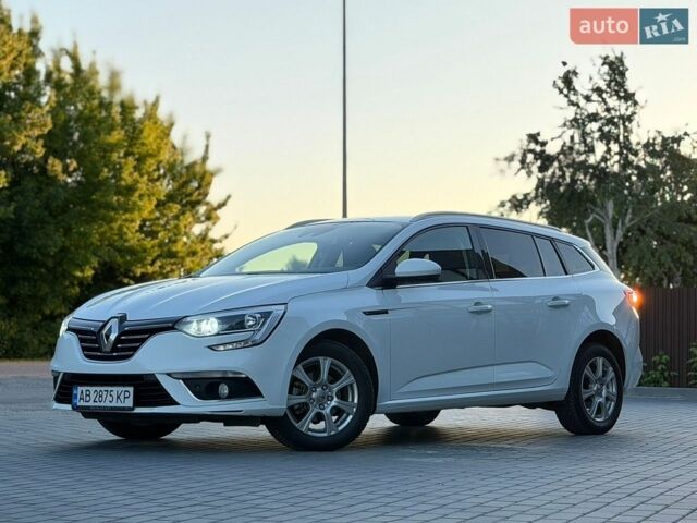 Белый Рено Меган, объемом двигателя 1.46 л и пробегом 252 тыс. км за 10999 $, фото 1 на Automoto.ua