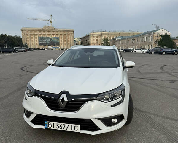 Белый Рено Меган, объемом двигателя 1.46 л и пробегом 254 тыс. км за 12500 $, фото 1 на Automoto.ua