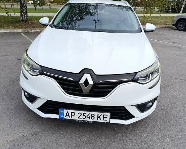 Белый Рено Меган, объемом двигателя 1.46 л и пробегом 130 тыс. км за 13200 $, фото 1 на Automoto.ua