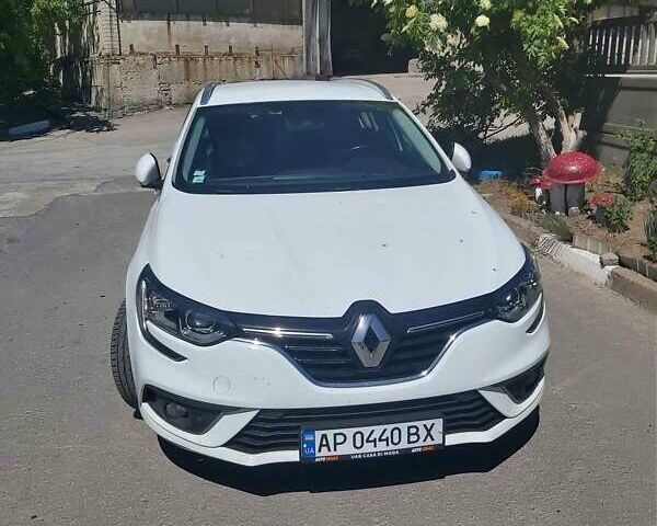 Белый Рено Меган, объемом двигателя 1.46 л и пробегом 249 тыс. км за 13000 $, фото 1 на Automoto.ua
