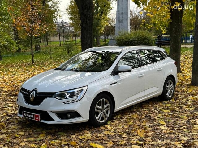 Белый Рено Меган, объемом двигателя 1.5 л и пробегом 250 тыс. км за 10890 $, фото 1 на Automoto.ua