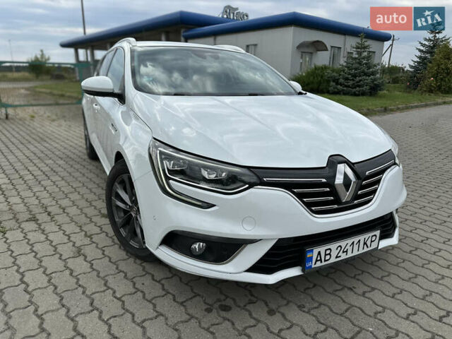 Белый Рено Меган, объемом двигателя 1.6 л и пробегом 217 тыс. км за 13900 $, фото 1 на Automoto.ua