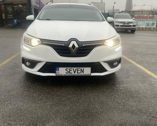 Белый Рено Меган, объемом двигателя 1.46 л и пробегом 177 тыс. км за 14300 $, фото 1 на Automoto.ua