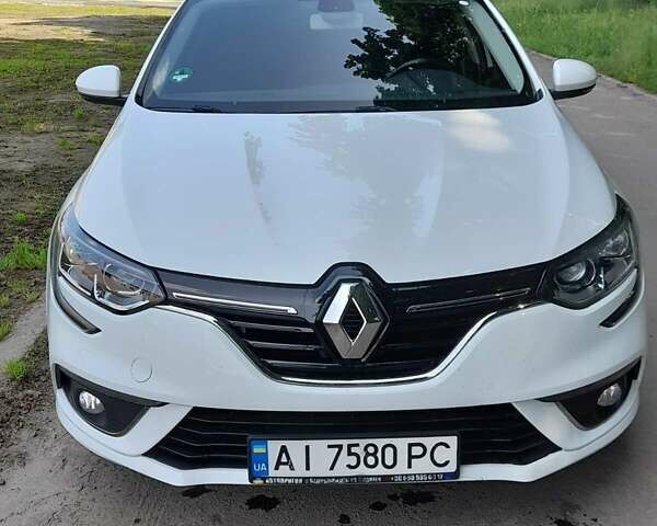 Белый Рено Меган, объемом двигателя 1.46 л и пробегом 197 тыс. км за 12000 $, фото 1 на Automoto.ua