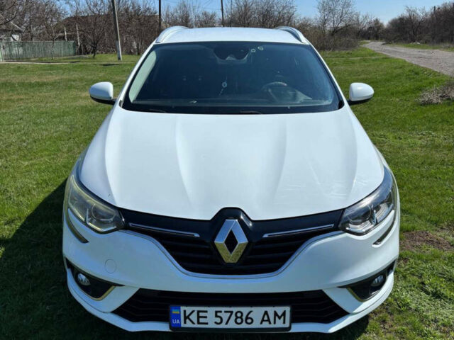 Белый Рено Меган, объемом двигателя 1.46 л и пробегом 343 тыс. км за 12900 $, фото 1 на Automoto.ua