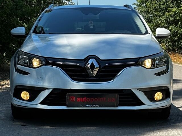 Белый Рено Меган, объемом двигателя 1.46 л и пробегом 216 тыс. км за 12500 $, фото 1 на Automoto.ua