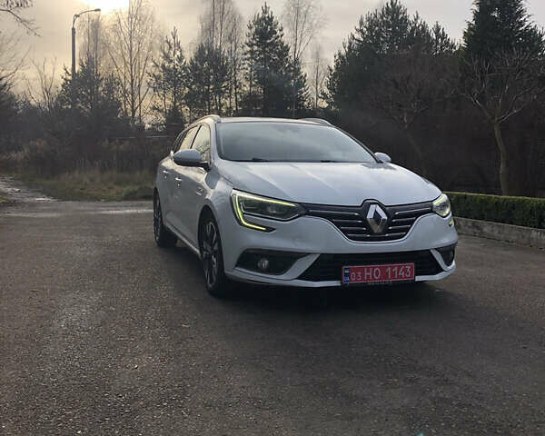 Белый Рено Меган, объемом двигателя 1.6 л и пробегом 267 тыс. км за 13650 $, фото 1 на Automoto.ua