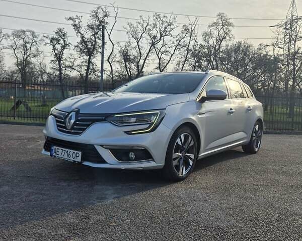 Белый Рено Меган, объемом двигателя 1.46 л и пробегом 177 тыс. км за 16200 $, фото 1 на Automoto.ua