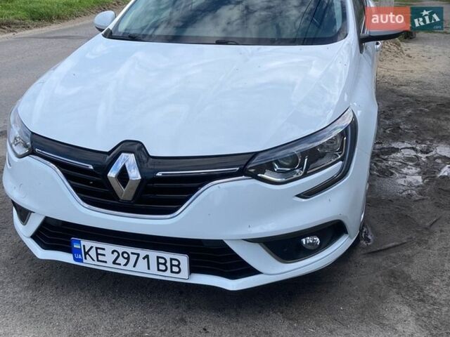 Белый Рено Меган, объемом двигателя 1.5 л и пробегом 140 тыс. км за 14800 $, фото 1 на Automoto.ua