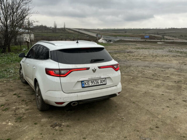 Белый Рено Меган, объемом двигателя 1.46 л и пробегом 230 тыс. км за 12500 $, фото 1 на Automoto.ua