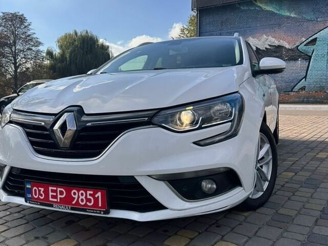 Белый Рено Меган, объемом двигателя 1.46 л и пробегом 199 тыс. км за 11900 $, фото 1 на Automoto.ua