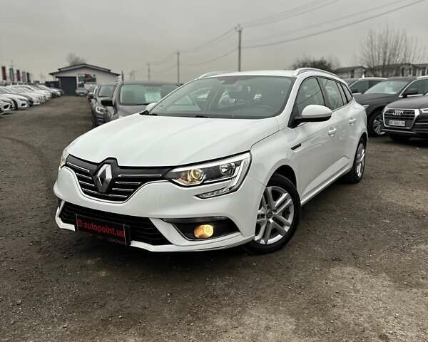 Белый Рено Меган, объемом двигателя 1.5 л и пробегом 202 тыс. км за 15800 $, фото 1 на Automoto.ua