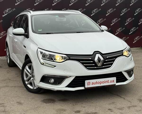 Белый Рено Меган, объемом двигателя 1.5 л и пробегом 202 тыс. км за 15600 $, фото 1 на Automoto.ua