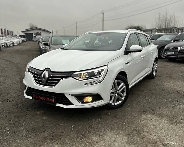 Белый Рено Меган, объемом двигателя 1.5 л и пробегом 202 тыс. км за 15800 $, фото 1 на Automoto.ua