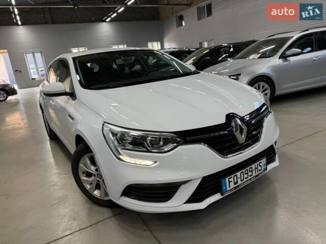Белый Рено Меган, объемом двигателя 1.46 л и пробегом 250 тыс. км за 11990 $, фото 1 на Automoto.ua