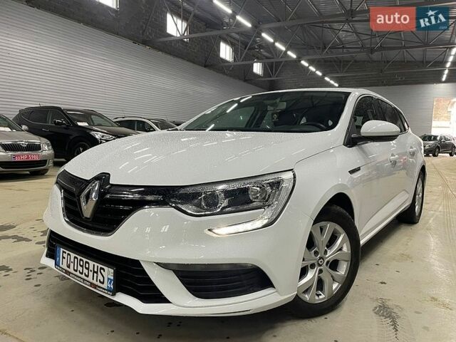 Белый Рено Меган, объемом двигателя 1.5 л и пробегом 250 тыс. км за 12800 $, фото 1 на Automoto.ua