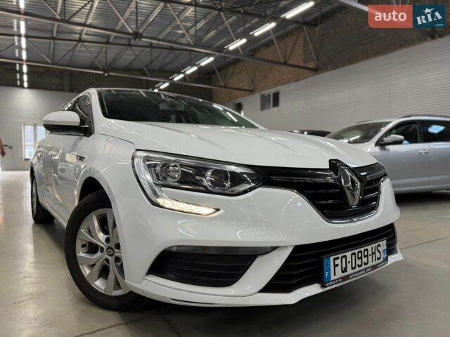 Білий Рено Меган, об'ємом двигуна 1.46 л та пробігом 250 тис. км за 11999 $, фото 1 на Automoto.ua