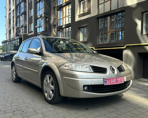 Бежевый Рено Меган, объемом двигателя 1.6 л и пробегом 214 тыс. км за 6550 $, фото 1 на Automoto.ua