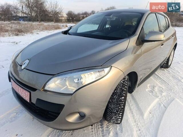 Бежевый Рено Меган, объемом двигателя 1.6 л и пробегом 106 тыс. км за 7300 $, фото 1 на Automoto.ua