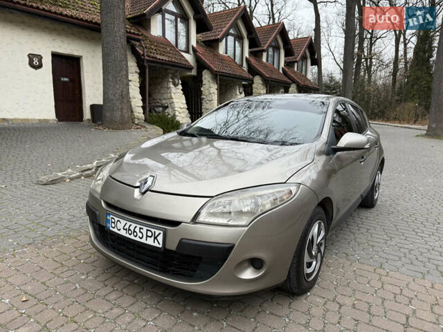 Бежевый Рено Меган, объемом двигателя 1.46 л и пробегом 278 тыс. км за 4550 $, фото 1 на Automoto.ua