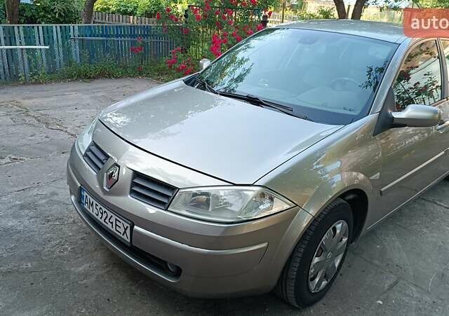 Рено Меган 2008 в Житомире на Automoto.ua Бежевый Рено Меган, объемом двигателя 1.6 л и пробегом 190 тыс. км за 4600 $, фото 1 на Automoto.ua