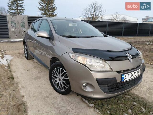 Бежевый Рено Меган, объемом двигателя 1.46 л и пробегом 298 тыс. км за 5799 $, фото 1 на Automoto.ua