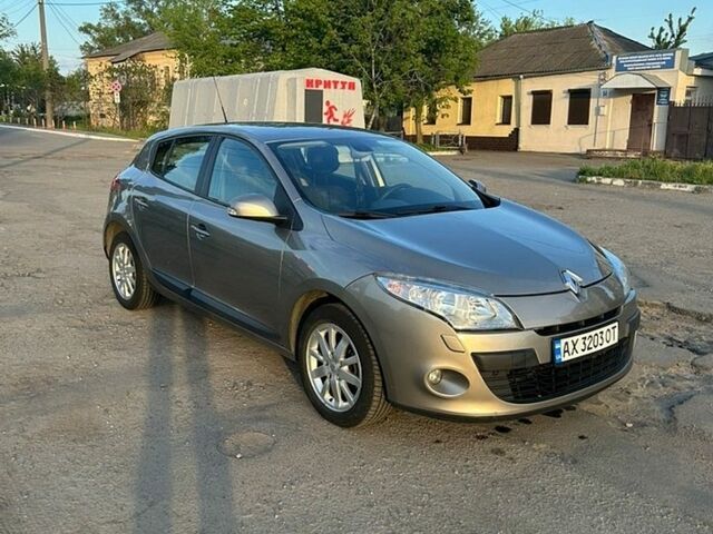 Бежевый Рено Меган, объемом двигателя 1.6 л и пробегом 134 тыс. км за 7300 $, фото 1 на Automoto.ua