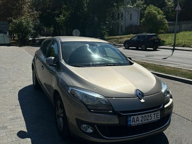Бежевий Рено Меган, об'ємом двигуна 1.46 л та пробігом 176 тис. км за 7500 $, фото 1 на Automoto.ua