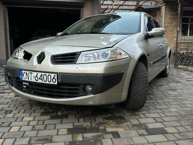 Бежевый Рено Меган, объемом двигателя 1.5 л и пробегом 250 тыс. км за 2299 $, фото 1 на Automoto.ua