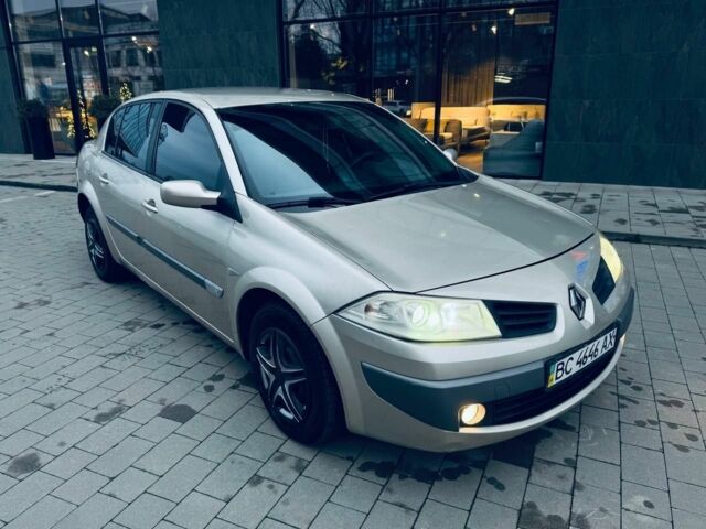 Бежевый Рено Меган, объемом двигателя 1.4 л и пробегом 249 тыс. км за 5200 $, фото 1 на Automoto.ua