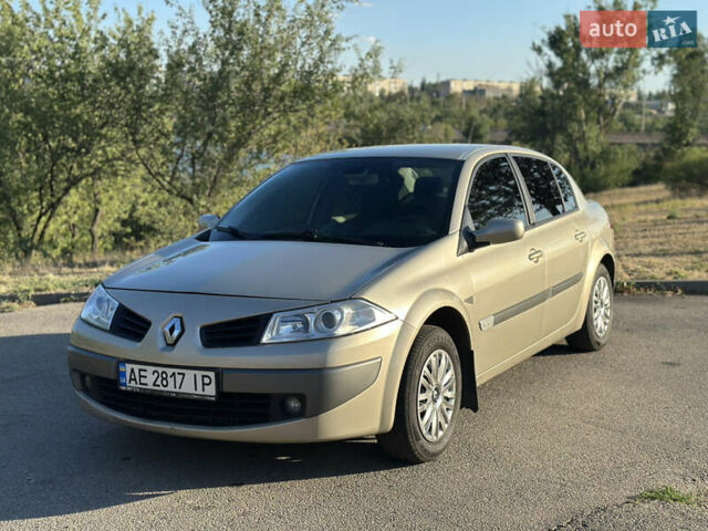 Бежевый Рено Меган, объемом двигателя 1.6 л и пробегом 268 тыс. км за 4400 $, фото 1 на Automoto.ua