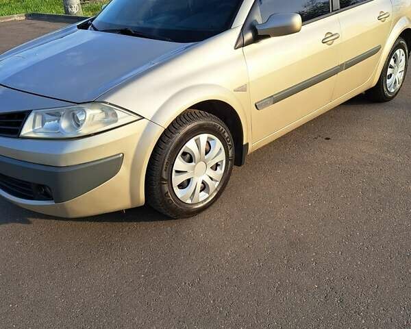 Бежевый Рено Меган, объемом двигателя 1.4 л и пробегом 278 тыс. км за 4800 $, фото 1 на Automoto.ua