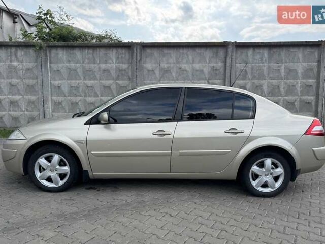 Бежевый Рено Меган, объемом двигателя 1.6 л и пробегом 206 тыс. км за 4900 $, фото 1 на Automoto.ua