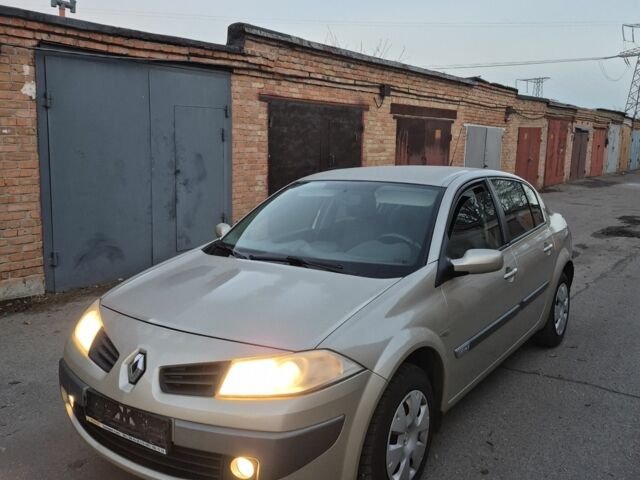 Бежевый Рено Меган, объемом двигателя 0 л и пробегом 120 тыс. км за 4500 $, фото 1 на Automoto.ua