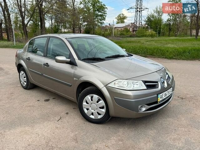 Бежевый Рено Меган, объемом двигателя 1.39 л и пробегом 55 тыс. км за 5850 $, фото 1 на Automoto.ua