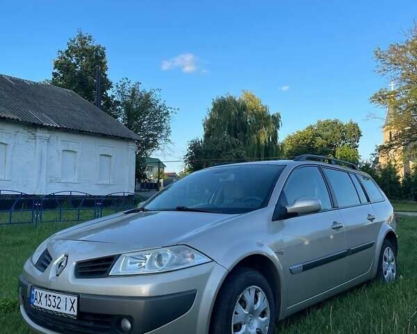 Бежевый Рено Меган, объемом двигателя 1.6 л и пробегом 250 тыс. км за 4700 $, фото 1 на Automoto.ua