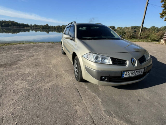 Бежевый Рено Меган, объемом двигателя 1.6 л и пробегом 305 тыс. км за 4400 $, фото 1 на Automoto.ua