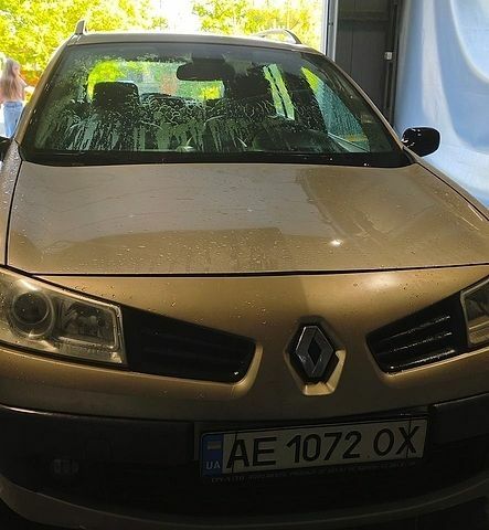 Бежевый Рено Меган, объемом двигателя 1.6 л и пробегом 334 тыс. км за 3500 $, фото 1 на Automoto.ua