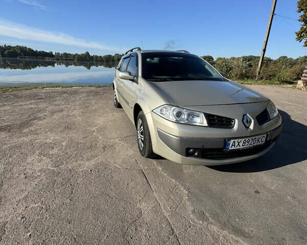 Бежевый Рено Меган, объемом двигателя 1.6 л и пробегом 305 тыс. км за 4800 $, фото 1 на Automoto.ua