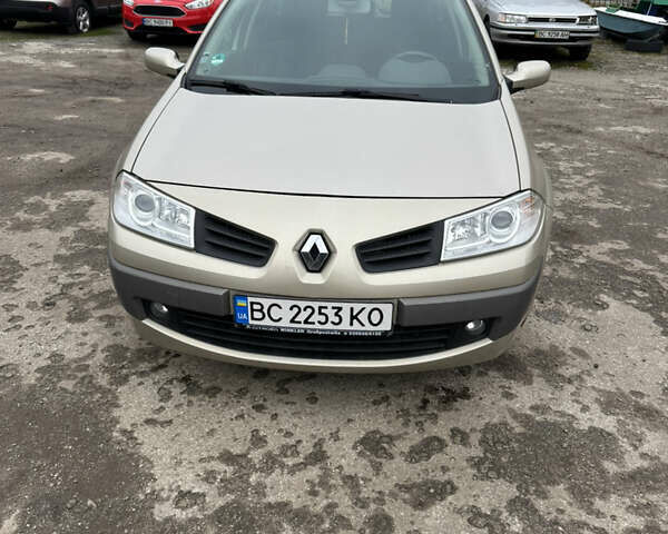Бежевый Рено Меган, объемом двигателя 1.6 л и пробегом 202 тыс. км за 4200 $, фото 1 на Automoto.ua
