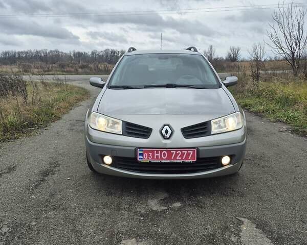 Бежевый Рено Меган, объемом двигателя 1.6 л и пробегом 135 тыс. км за 5450 $, фото 1 на Automoto.ua