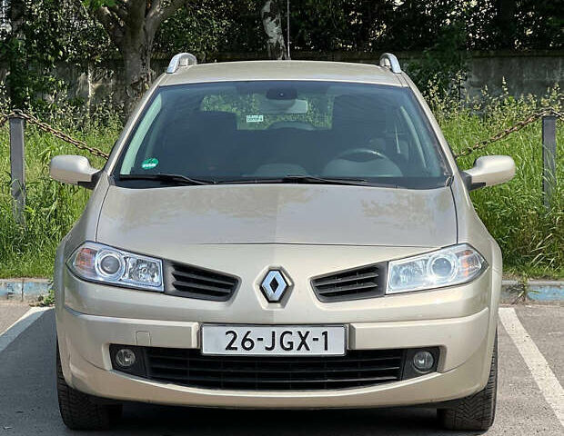 Бежевый Рено Меган, объемом двигателя 2 л и пробегом 190 тыс. км за 6300 $, фото 1 на Automoto.ua