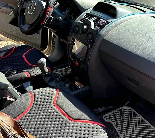 Бежевий Рено Меган, об'ємом двигуна 1.6 л та пробігом 0 тис. км за 6500 $, фото 1 на Automoto.ua