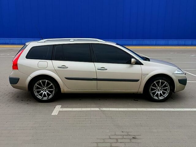 Бежевый Рено Меган, объемом двигателя 1.6 л и пробегом 250 тыс. км за 5950 $, фото 1 на Automoto.ua