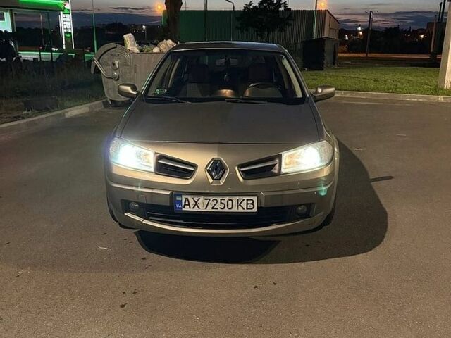 Бежевый Рено Меган, объемом двигателя 1.6 л и пробегом 180 тыс. км за 5500 $, фото 1 на Automoto.ua