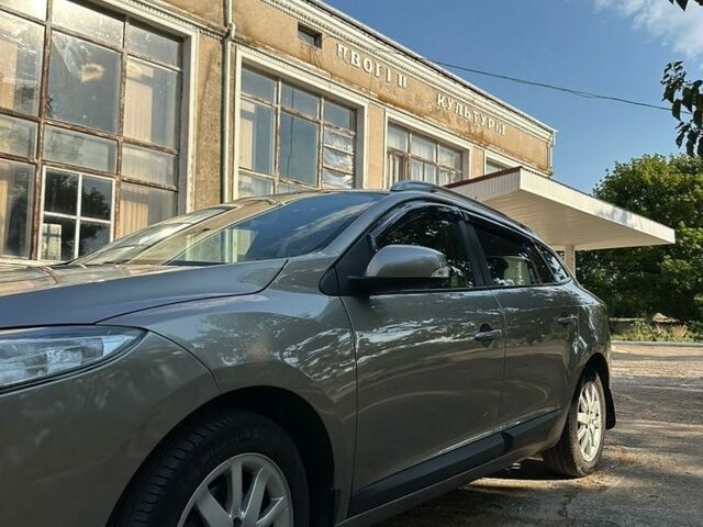 Бежевий Рено Меган, об'ємом двигуна 1.6 л та пробігом 252 тис. км за 6200 $, фото 1 на Automoto.ua