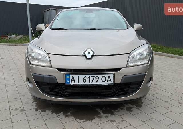 Рено Меган 2009 в Козовой на Automoto.ua Бежевый Рено Меган, объемом двигателя 1.46 л и пробегом 365 тыс. км за 5990 $, фото 1 на Automoto.ua
